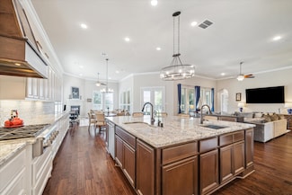2051 Bluestem Dr, Conroe, TX 77384