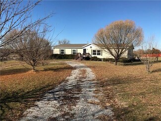 4893 N Highway 13, Hamilton, MO 64644