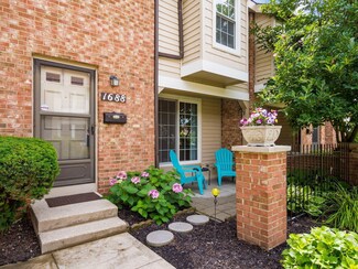 1688 Van Pelt St, Columbus, OH 43220