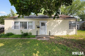 1623 Alcoa Ave, Bettendorf, IA 52722