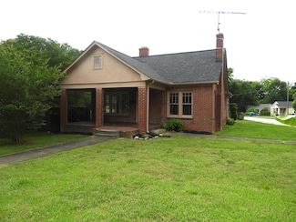823 W Smith St, Gaffney, SC 29341
