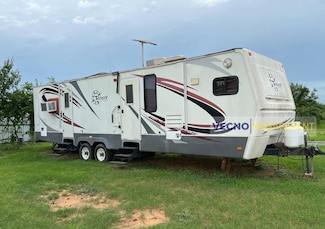1819 Country Road 1001 Unit 104, Pearsall, TX 78061