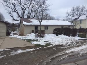 2203 Market St, Columbus City, IA 52737