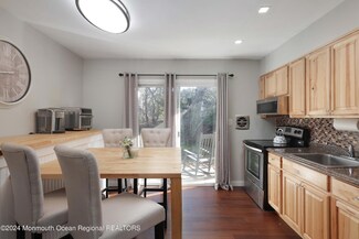 23 King James Ln, Atlantic Highlands, NJ 07716