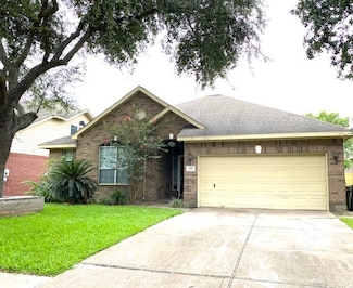 3215 Worthington Dr, Pearland, TX 77584