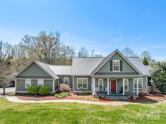 132 Green Meadows Ln, Columbus, NC 28722