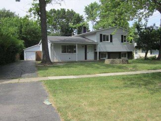 36553 N Grandwood Dr, Gurnee, IL 60031