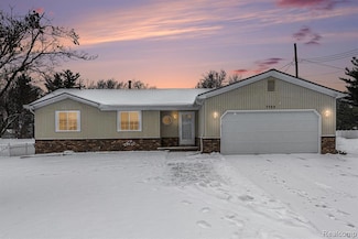 7725 Mary Lou Ct, Shelby Township, MI 48317