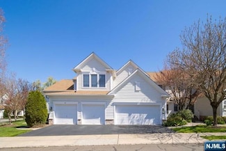 62 Buckthorn Ct, Paramus, NJ 07652