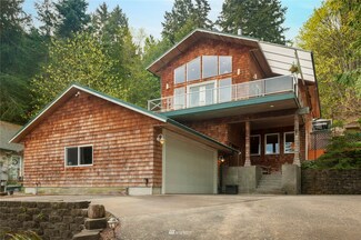 2925 Cedar Ave, Lummi Island, WA 98262