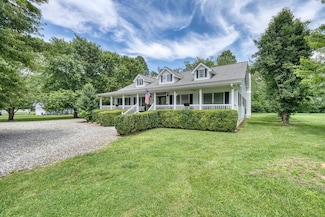162 Grandview Dr, Young Harris, GA 30582