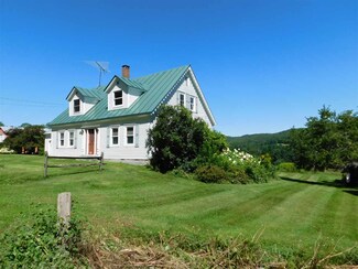 1738 Cookeville Rd, Corinth, VT 05039