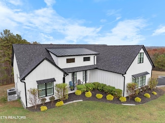 114 Canter Ln, Jamestown, TN 38556