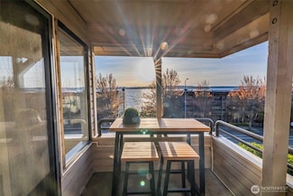 818 Lake St S Unit 818, Kirkland, WA 98033