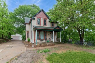 1131 W 10th St, Davenport, IA 52804