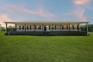 5876 Dickens Hill Rd, Bradyville, TN 37026