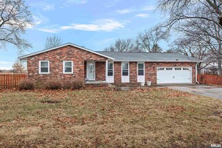 300 Ward Dr, Elkhart, IL 62634