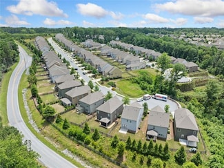 6535 Crosscreek Ln, Flowery Branch, GA 30542