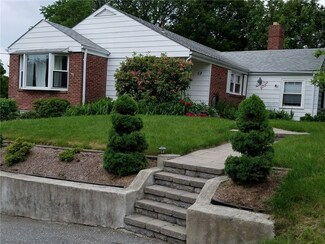 59 N Williams St, Johnston, RI 02919