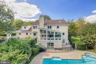 1107 Savile Ln, McLean, VA 22101