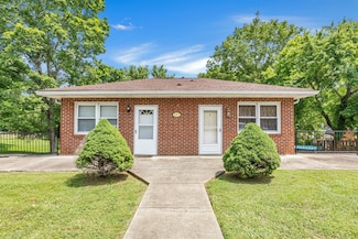 521 Hawkins Rd, Clarksville, TN 37040