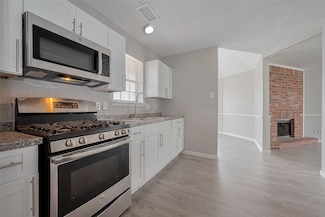 8621 Rustling Lvs Dr, Houston, TX 77083