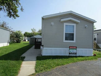 23653 Maple Ln Unit 139, Brownstown Township, MI 48174