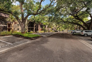 11708 Raintree Village Blvd Unit A, Temple Terrace, FL 33617