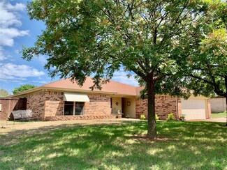 6003 Maple Springs Dr, Arlington, TX 76001