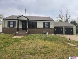 1210 B St, Fairbury, NE 68352