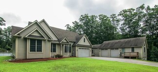 841 Southbridge Rd, West Brookfield, MA 01585