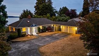 8424 E Side Dr NE, Tacoma, WA 98422