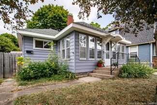 327 Carrier St NE, Grand Rapids, MI 49505