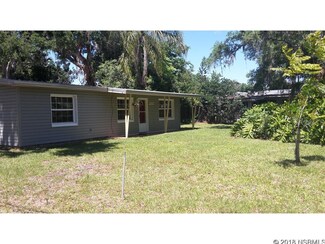 2017 Lake Dr, New Smyrna Beach, FL 32168
