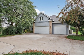 829 Jasmine Ave N, Lake Elmo, MN 55042