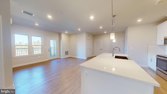 12850 Mosaic Park Way Unit 2Q, Herndon, VA 20171