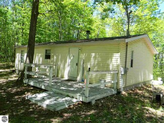 3691 Fox Dr, Rose City, MI 48654