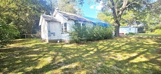 519 E Longview St, Arp, TX 75750