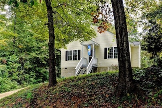 6442 Lakeshore Dr, Quinton, VA 23141