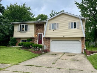 3264 E Bluebird Dr, Decatur, IL 62526