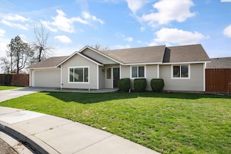 642 N Perry Loop, Kennewick, WA 99336