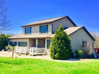 717 Cypress Rd, Commodore, PA 15729