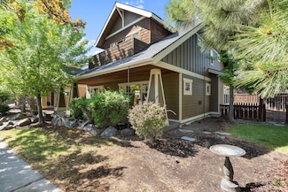 637 NW Compass Ln, Bend, OR 97703