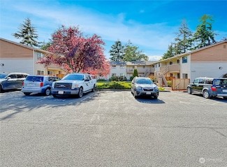 325 NE Kettle St Unit 209, Oak Harbor, WA 98277