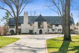 10490 Ladue Rd, Saint Louis, MO 63141