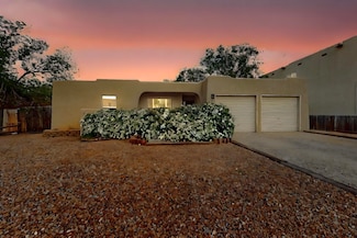 2367 Camino Pintores, Santa Fe, NM 87505