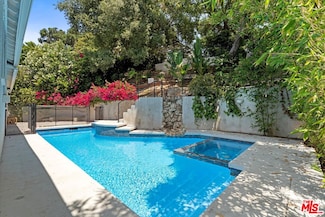 2714 Hollister Terrace, Glendale, CA 91206