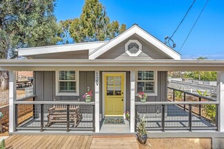 129 S Vine St, Fallbrook, CA 92028