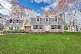 17 Schaefer Cir, Hudson, NH 03051