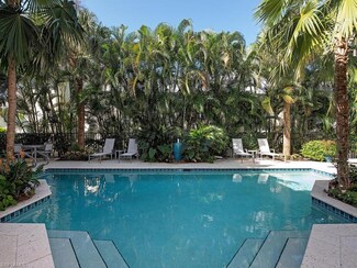 420 2nd St S Unit 102, Naples, FL 34102